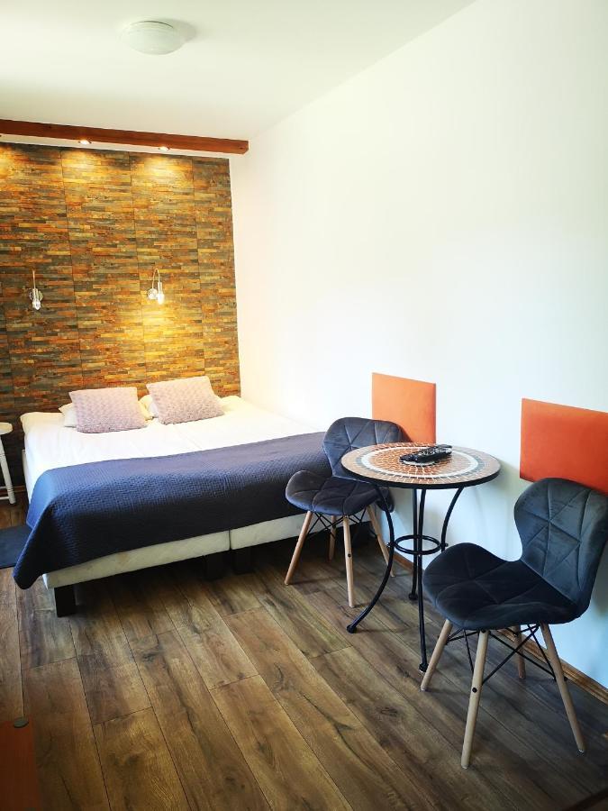 Pod Gadajacym Kotem Homestay *